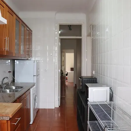 Apartment Subway Connection To The Airport Lisbon